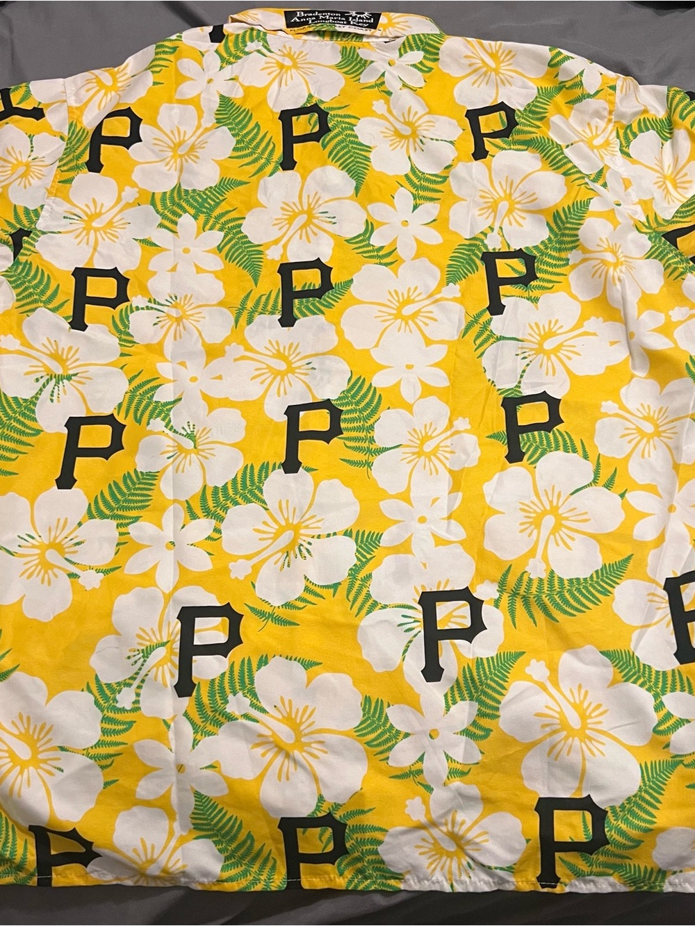 Casual XL Pittsburgh Pirates Yellow, White, and Green Floral Hawaiian Shirt - Picture 2 of 5